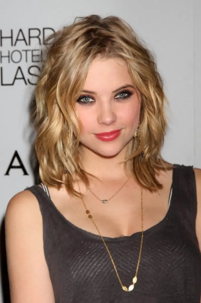 Great Wavy Hairstyles for Mid Length Hair