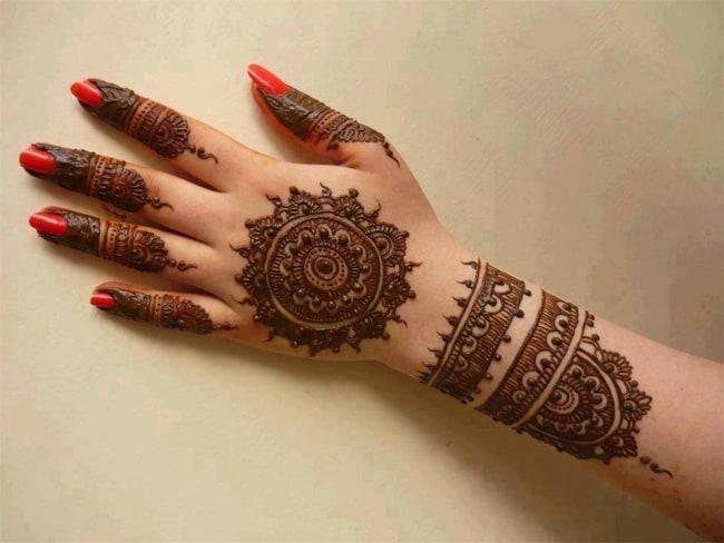 Fantastic Images of Mehndi Designs for Brides