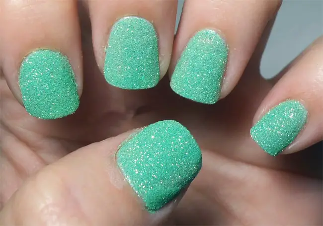 Cute Glitter Nails Polish in Green Color