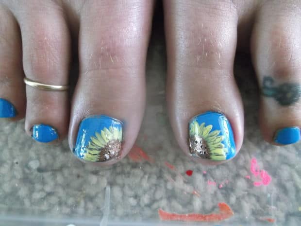 Stunning Foot Sunflower Nails Designs