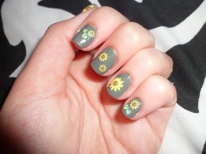 sunflower nail design short nail