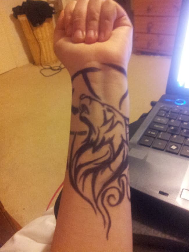 Attractive Wolf Tribal Tattoo Designs for Wrist