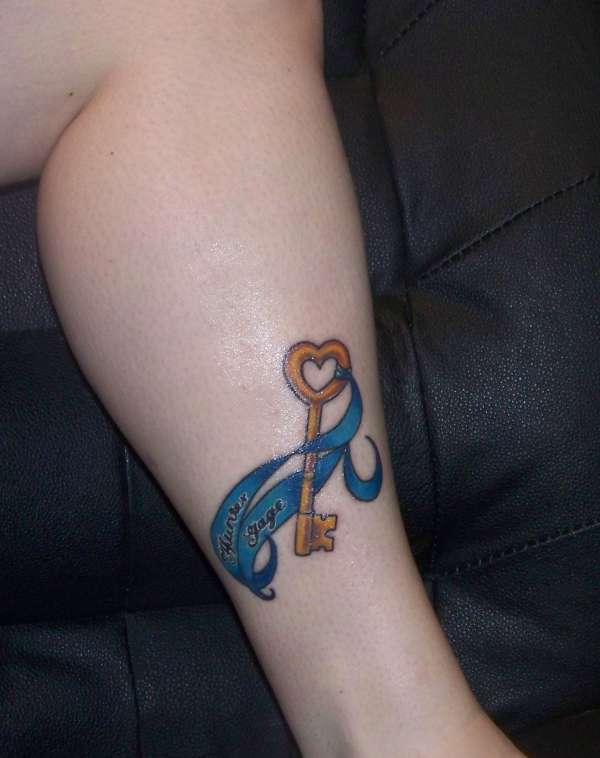 Cute Girls Leg Key To My Heart Tattoo Images