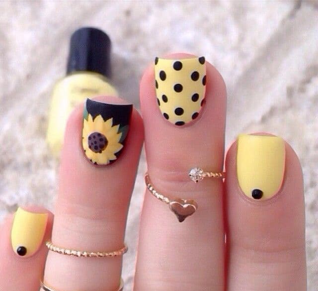 35 Inspirational Polka Dot Nail Art Designs Sheideas