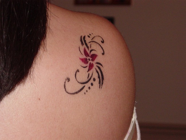 cute-small-flower-tattoo-design-for-women