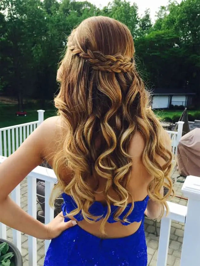 elegant-prom-night-hairstyles-for-graduation-party