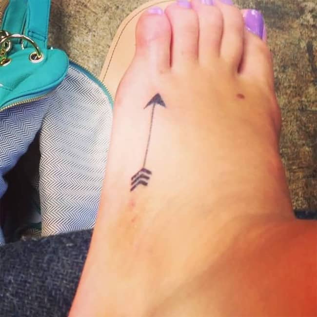 super-foot-arrow-cover-up-tattoo-design-ideas