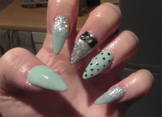 trendy-new-years-acrylic-nails-ideas-for-women