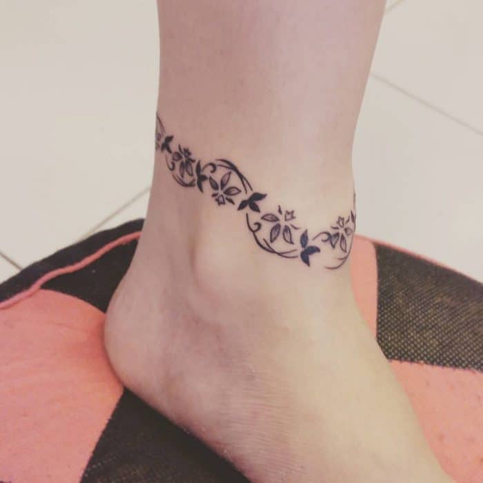 30 Remarkable Ankle Bracelet Tattoo Designs – SheIdeas