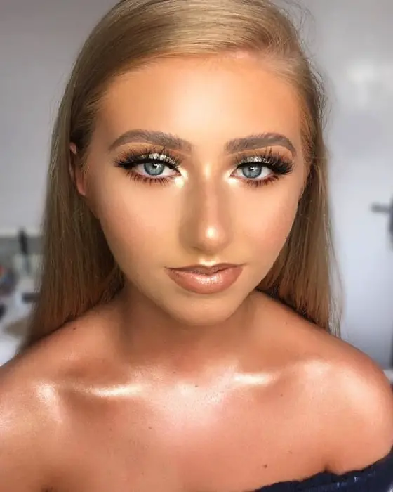 bronze makeup with blue eyes