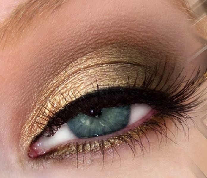gold and black eye makeup