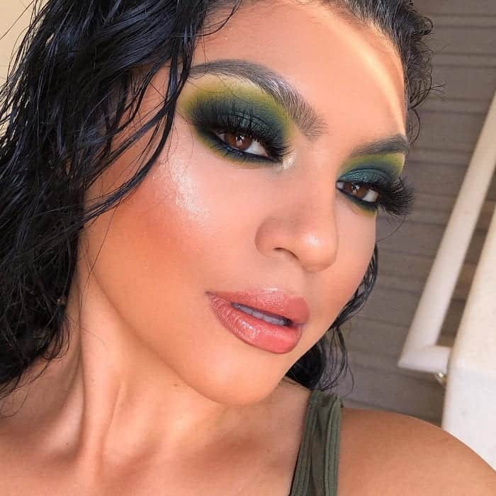ombre green smokey eye makeup for women
