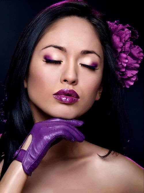 eye makeup for purple dress